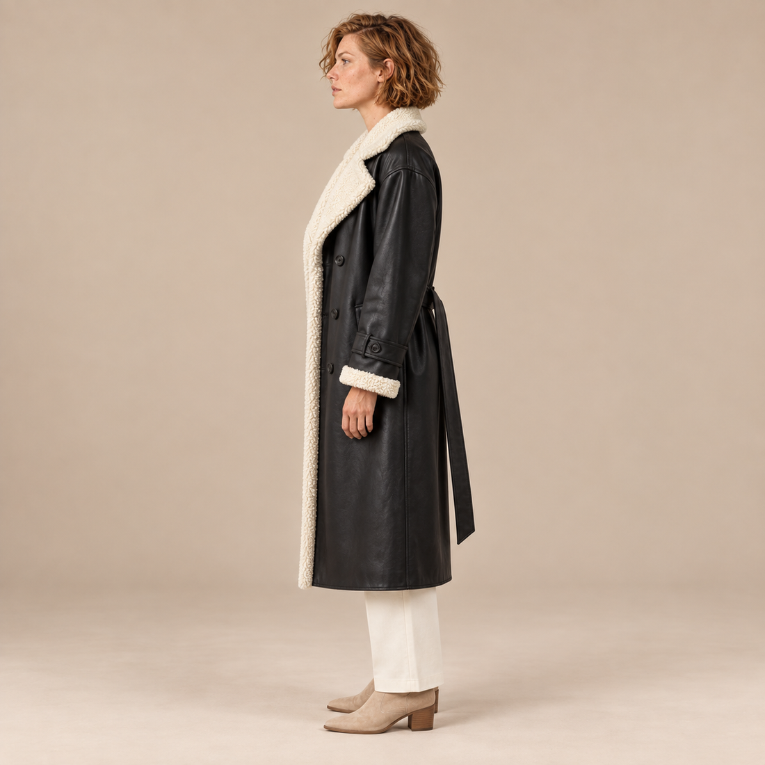 Dubbelrijige damestrenchcoat met sherpavoering