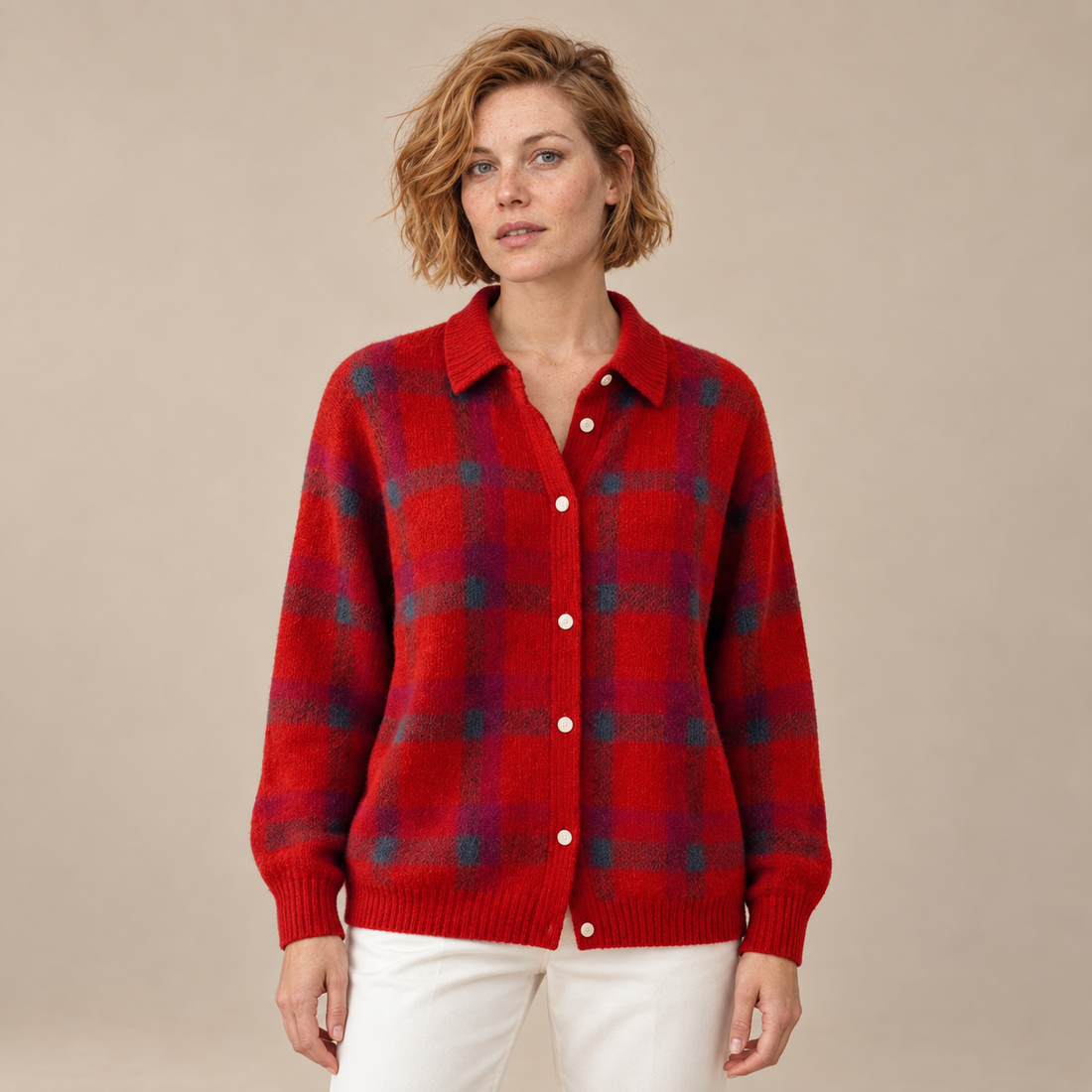 Gebreid damesvest met knoopsluiting en ruitpatroon