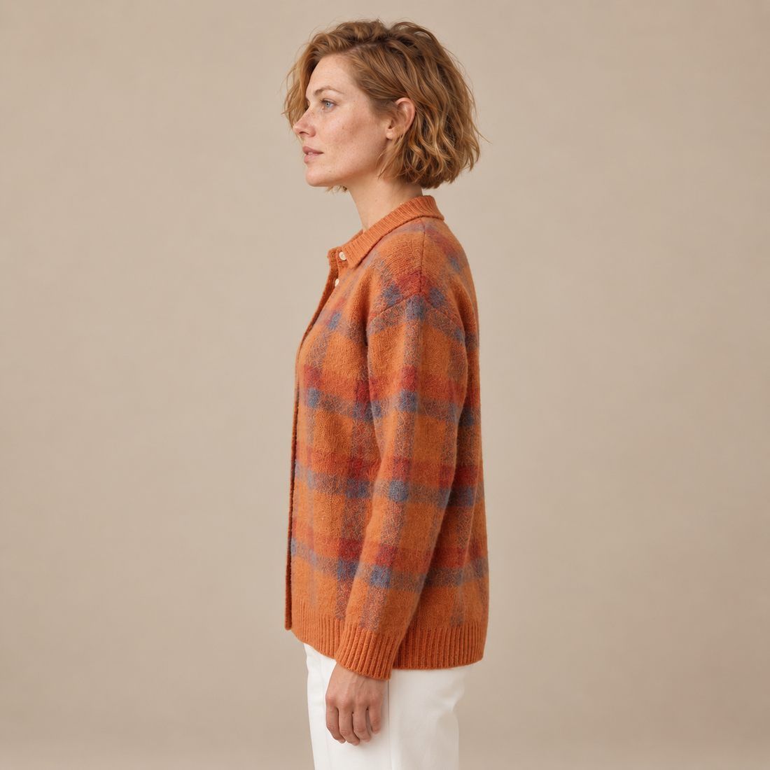 Gebreid damesvest met knoopsluiting en ruitpatroon