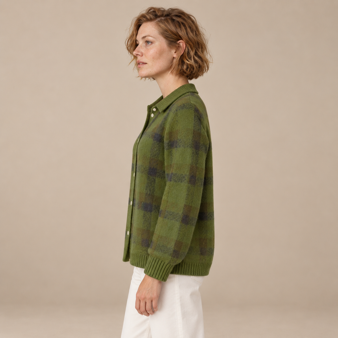 Gebreid damesvest met knoopsluiting en ruitpatroon