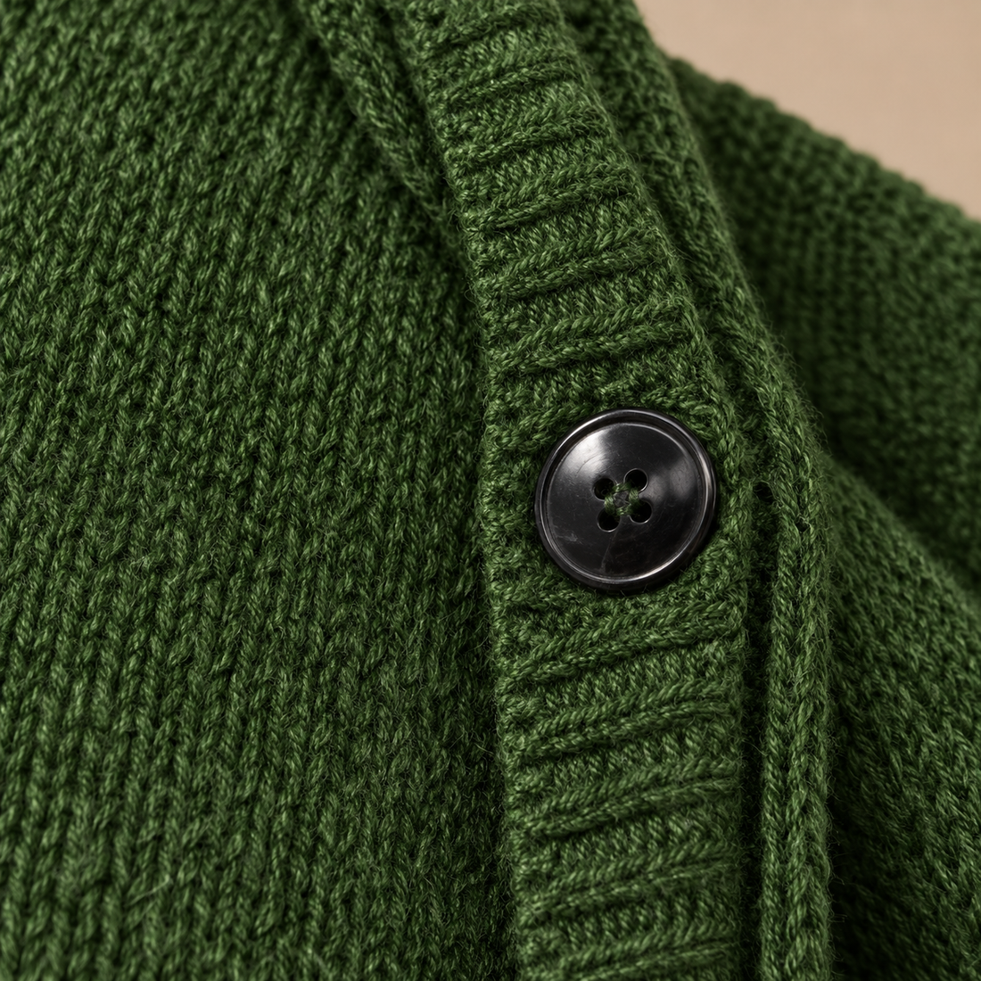 Damesvest met knoopsluiting en gewatteerde panelen