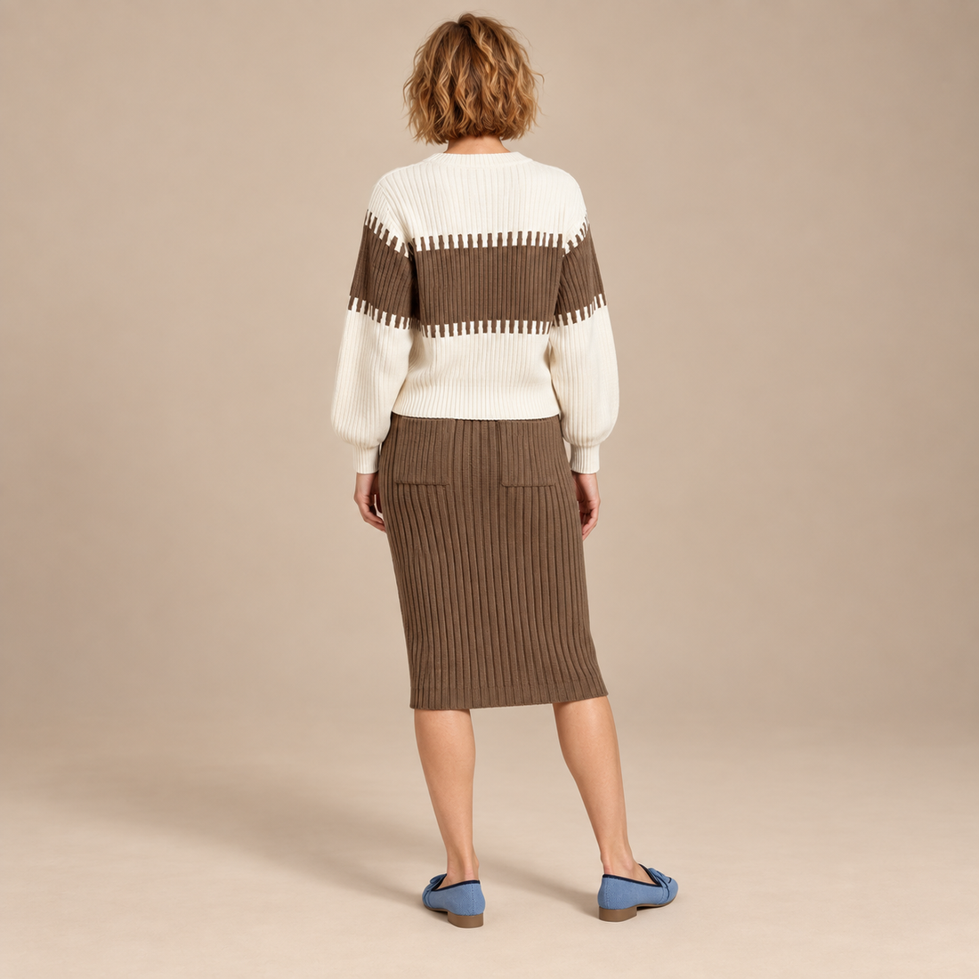Geribde tweedelige damesset met trui in colourblock