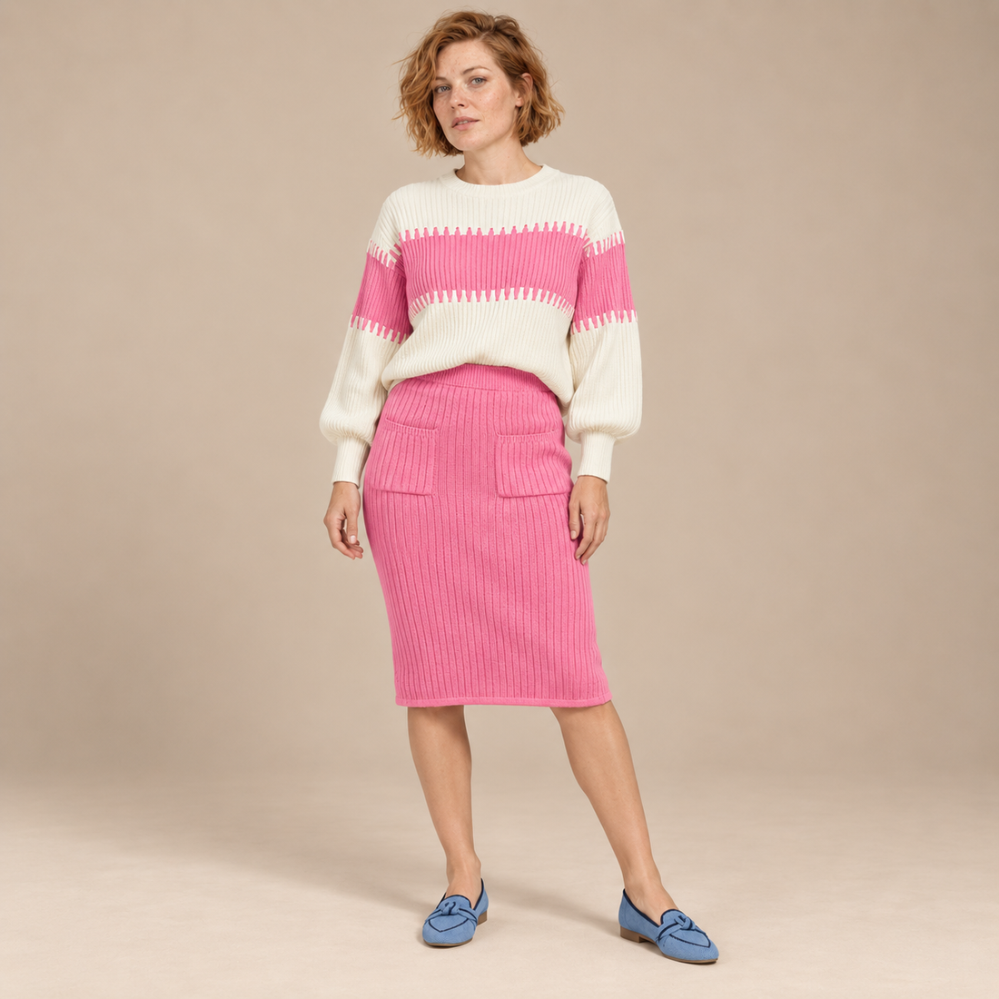 Geribde tweedelige damesset met trui in colourblock