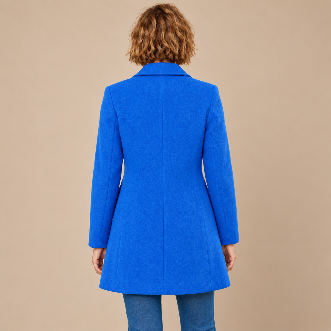 Lange winterjas voor dames met knoopsluiting en reverskraag
