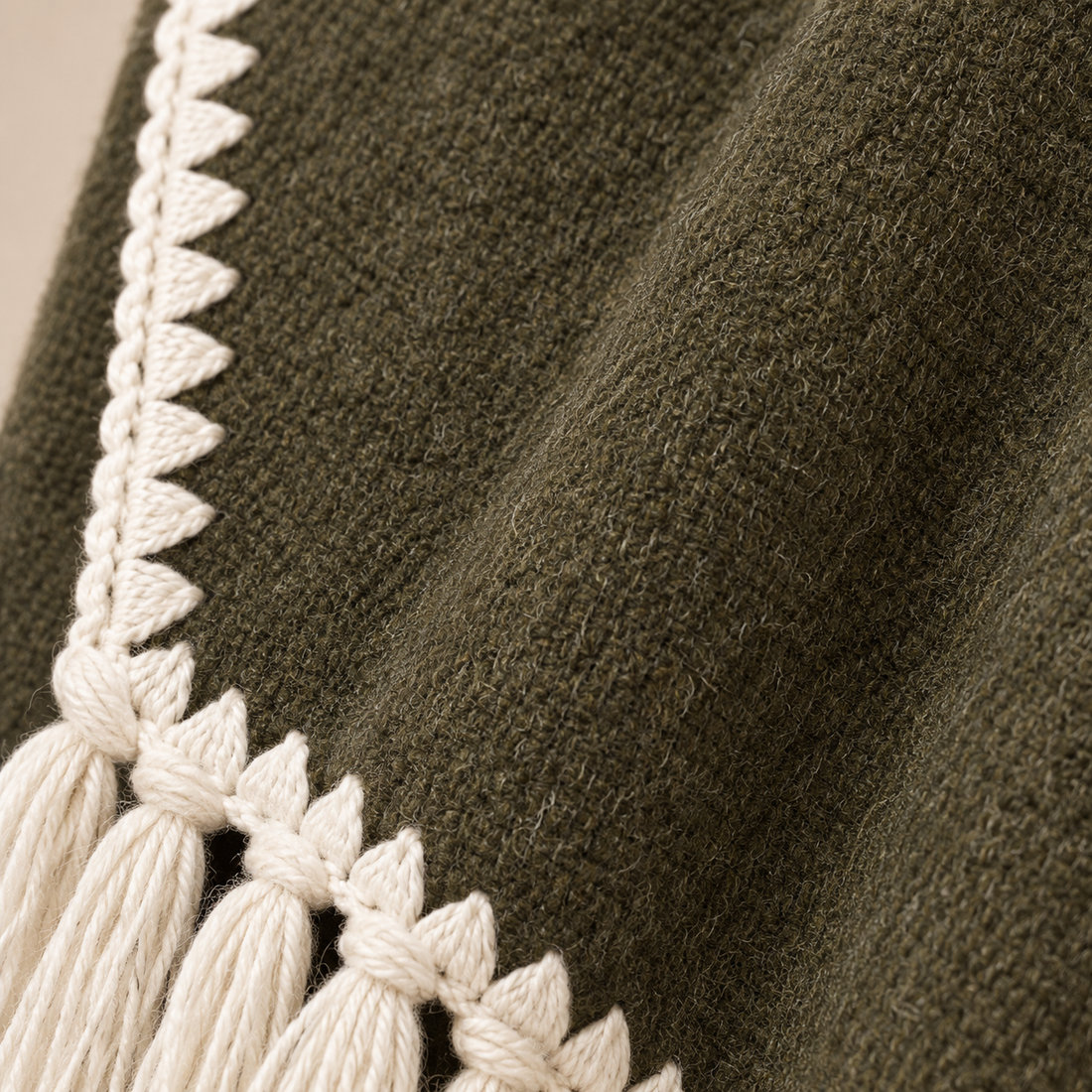 Capejas voor dames met contrastrand en franjes