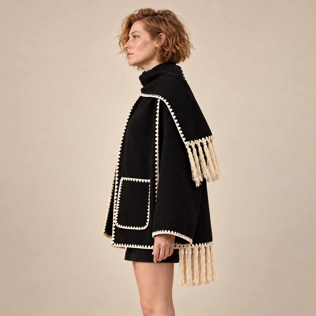 Oversized capejas voor dames met franjes en contrasterende stiksels