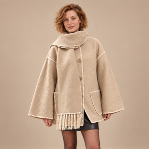 Oversized capejas voor dames met franjes en contrasterende stiksels
