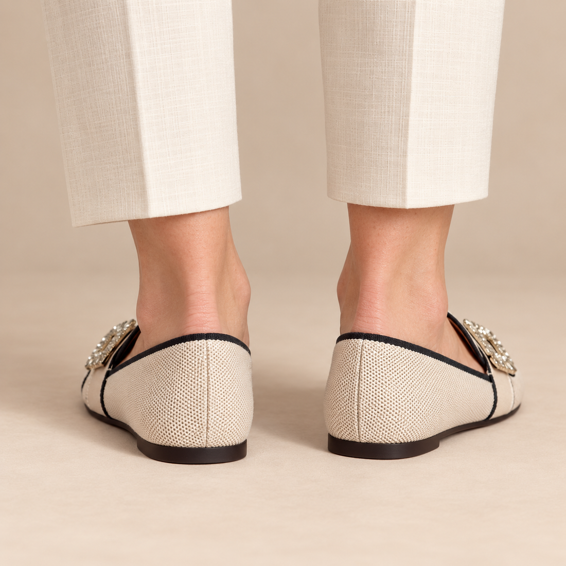 Loafers voor dames met versierde gesp en contrasterende bies