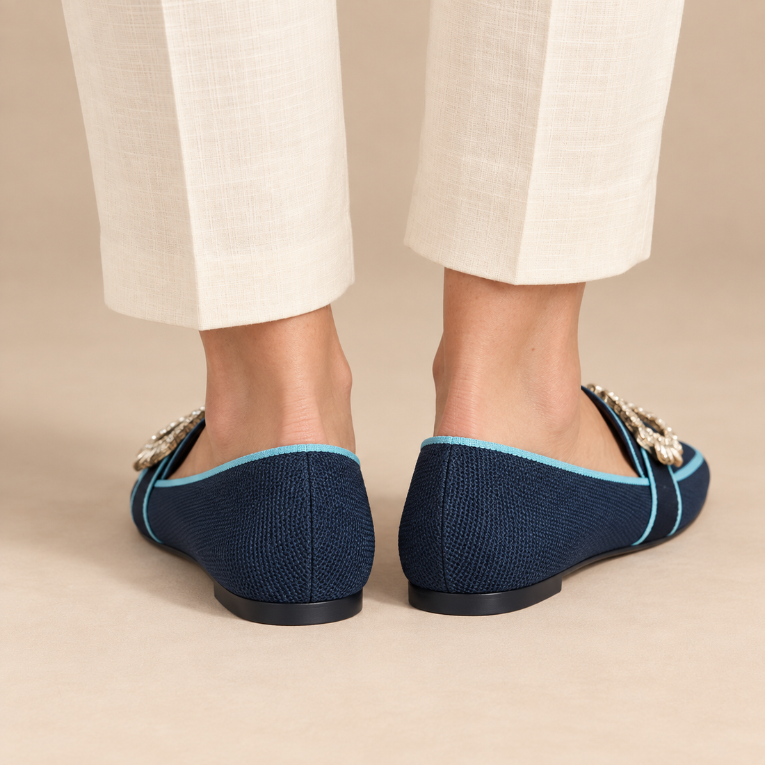 Loafers voor dames met versierde gesp en contrasterende bies