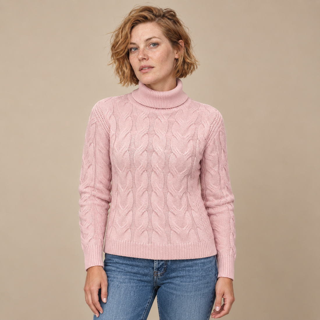 Knusse kabelgebreide coltrui voor dames