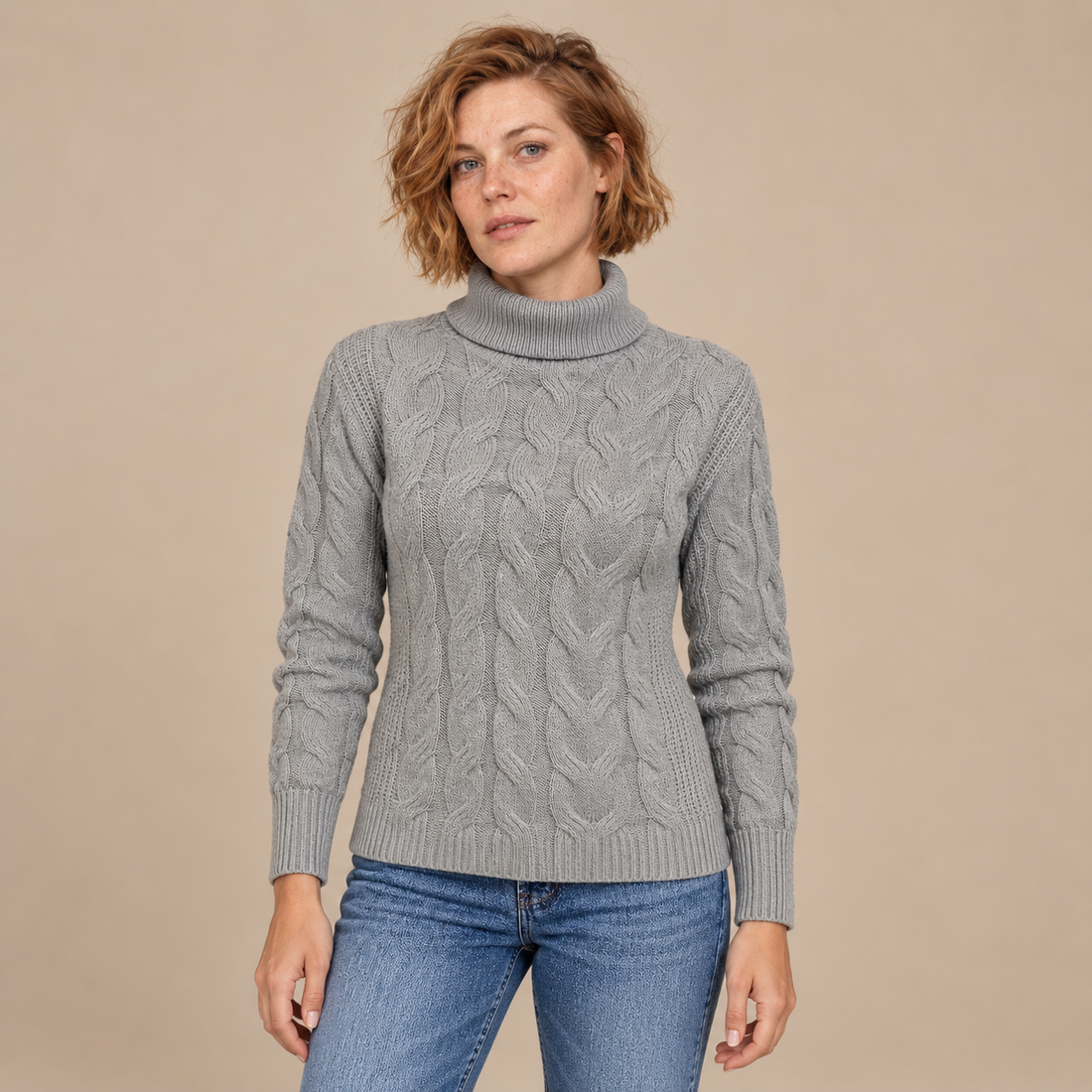 Knusse kabelgebreide coltrui voor dames