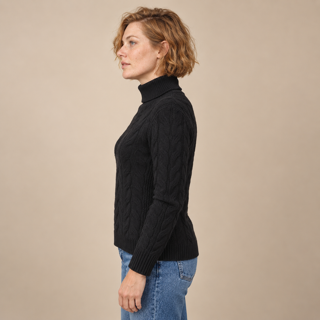 Knusse kabelgebreide coltrui voor dames
