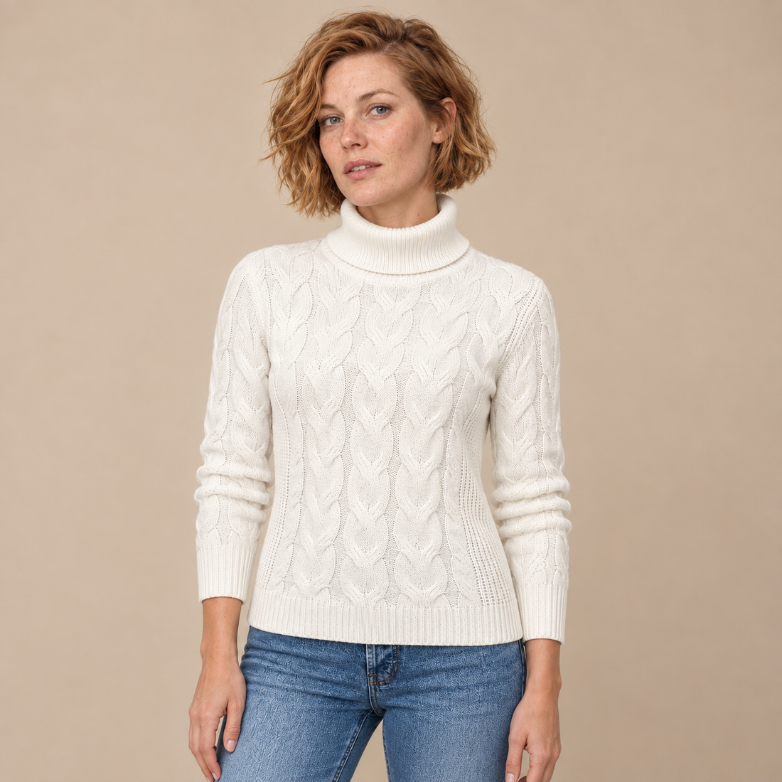 Knusse kabelgebreide coltrui voor dames