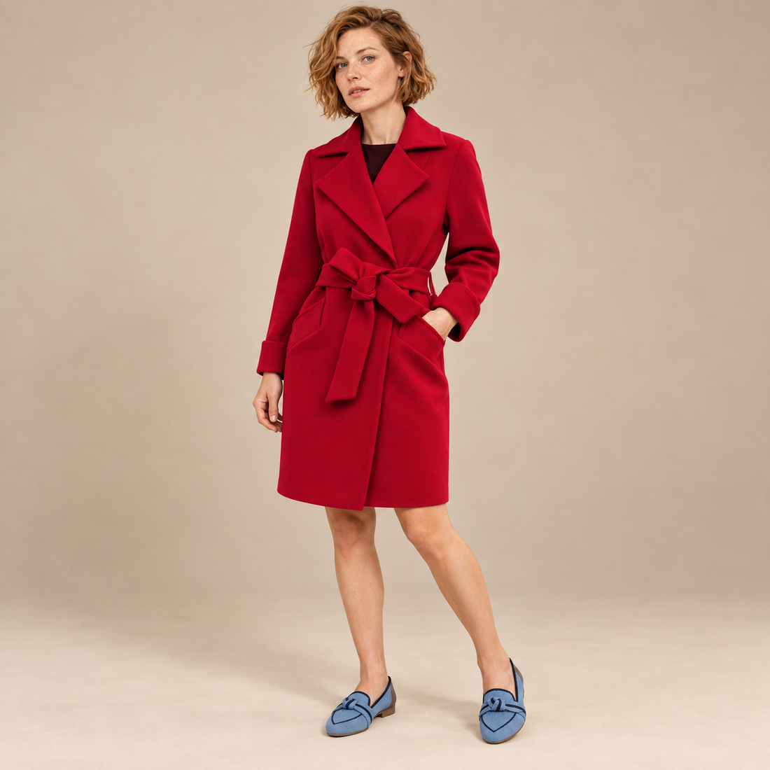 Damestrenchcoat met ceintuur en brede reverskraag