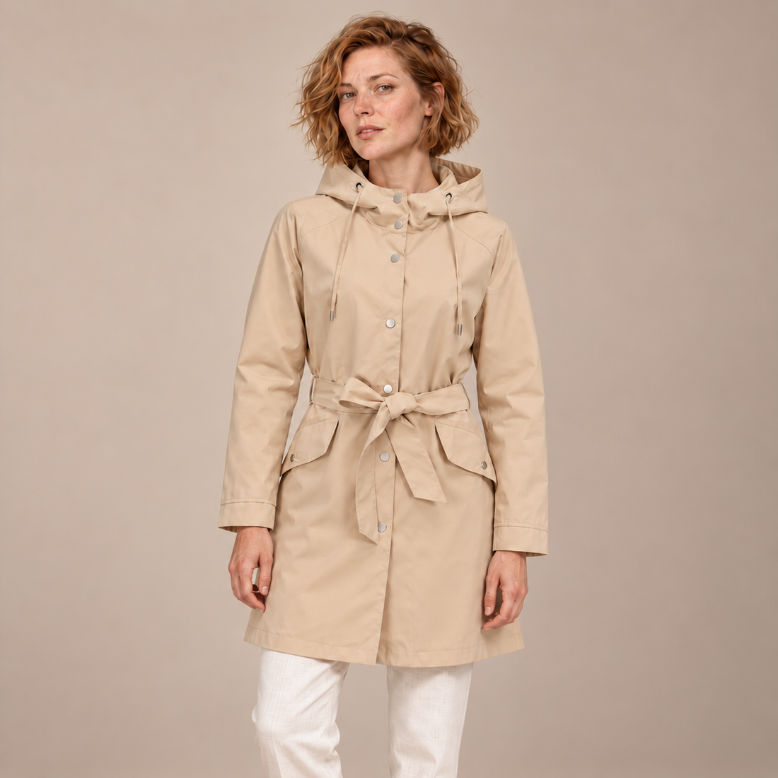Damestrenchcoat met capuchon, ceintuur en knoopsluiting