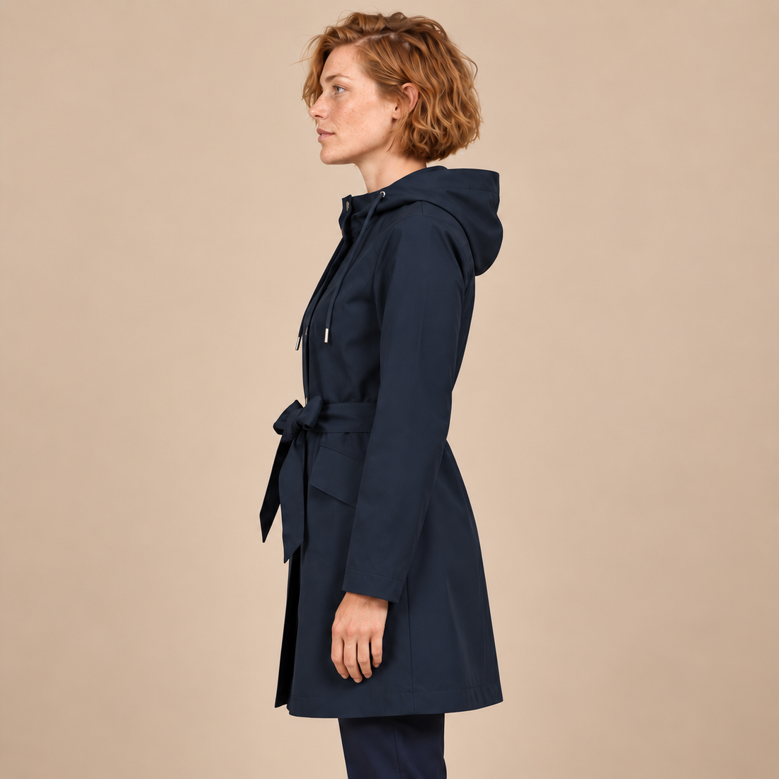 Damestrenchcoat met capuchon, ceintuur en knoopsluiting
