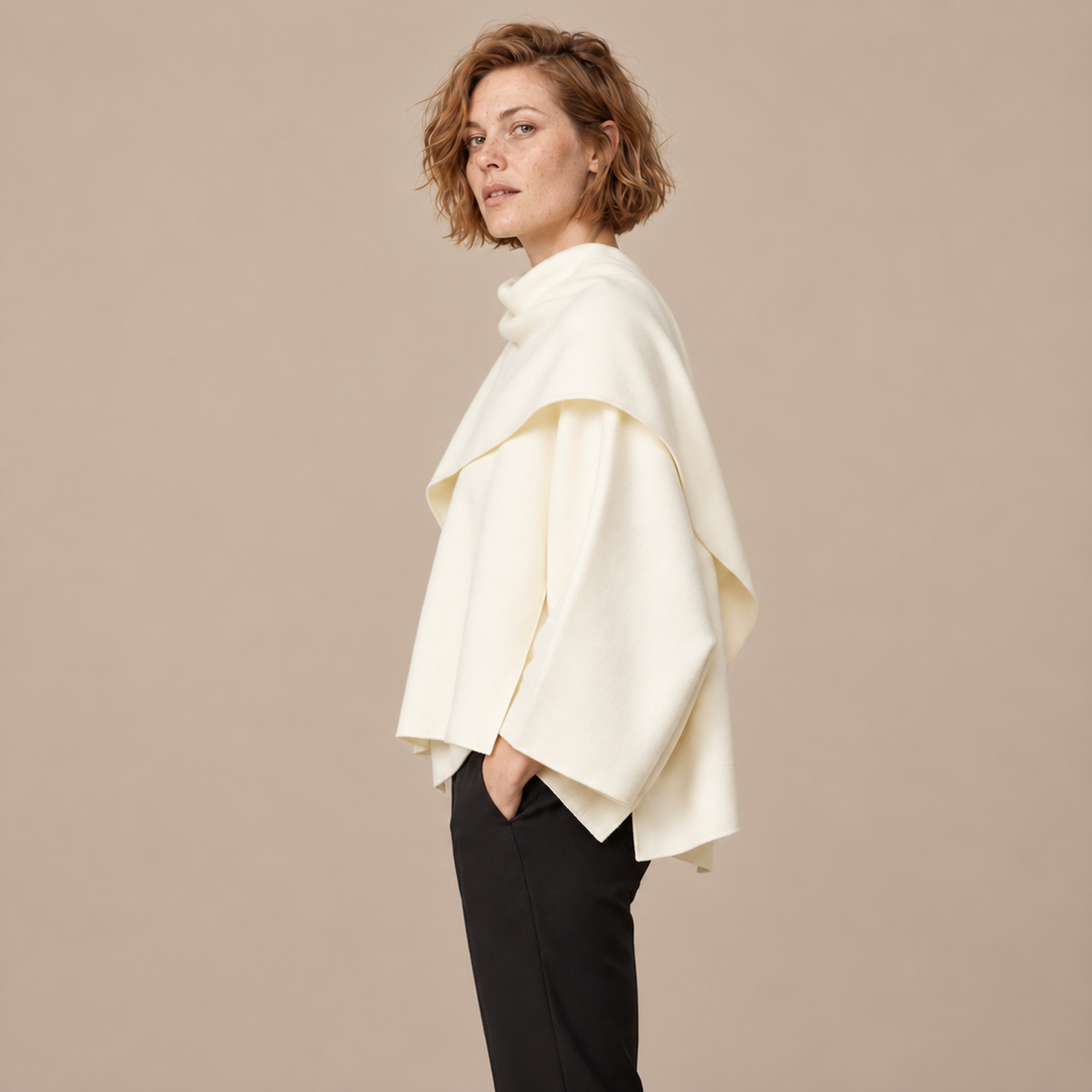 Capejas voor dames met geïntegreerde sjaal