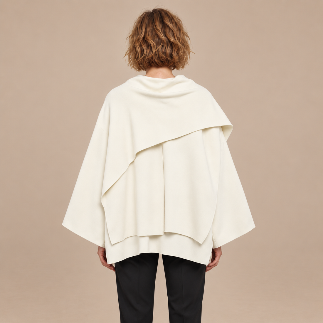 Capejas voor dames met geïntegreerde sjaal